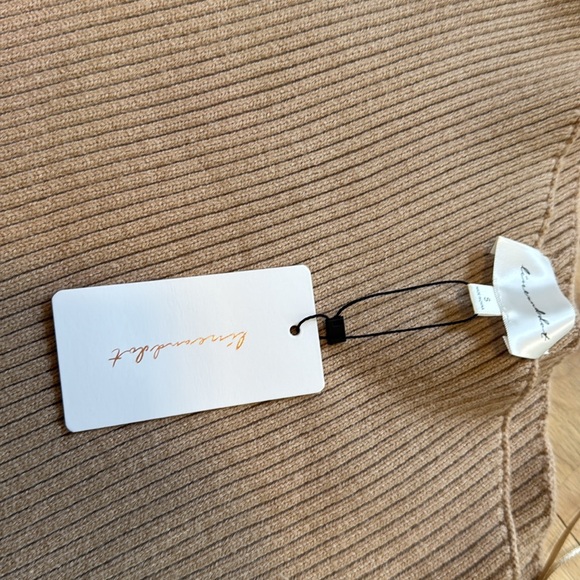 Sweater - Picture 3 of 4